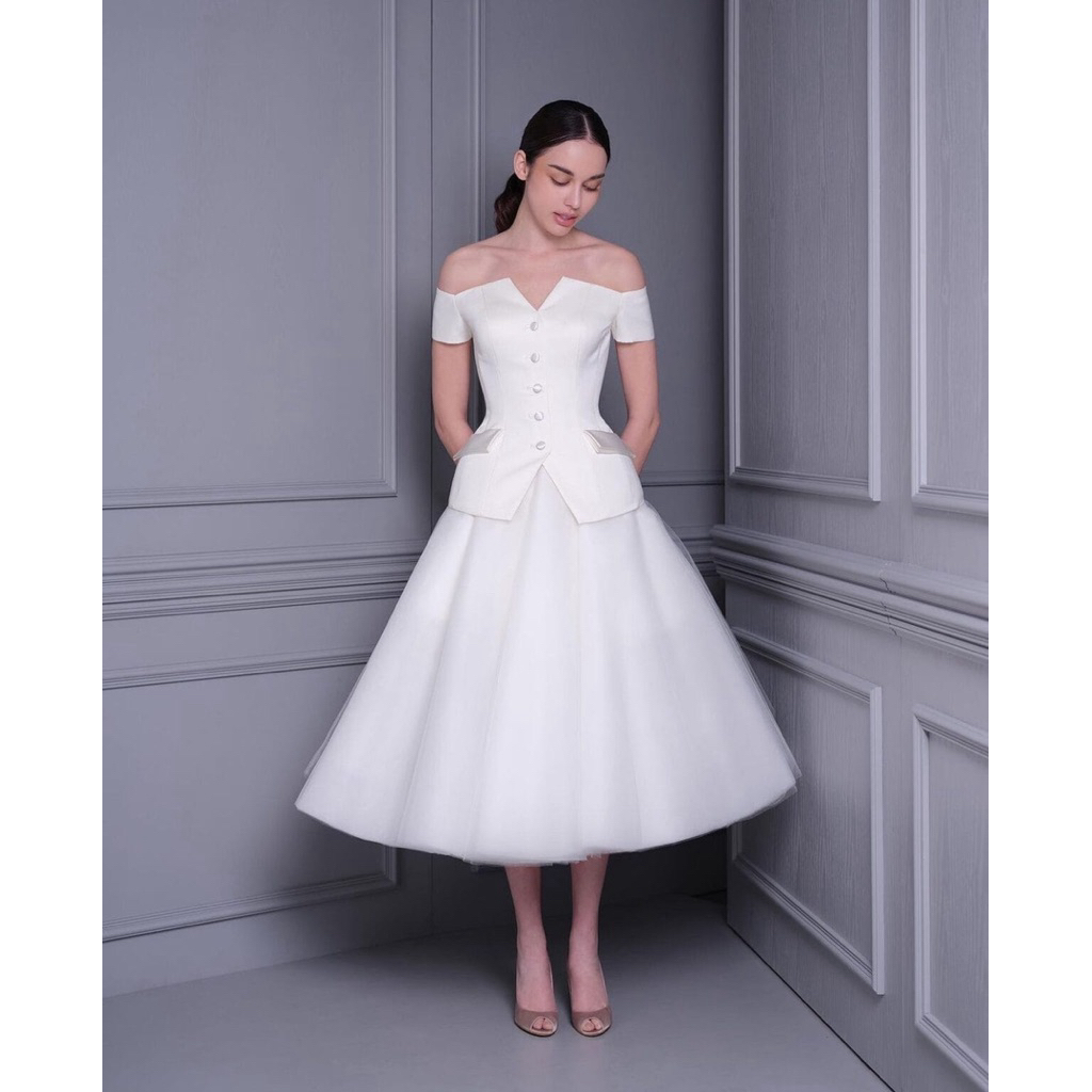 ชุดแต่งงาน ชุดเจ้าสาว สีขาว แ แบรนด์ POEM แท้