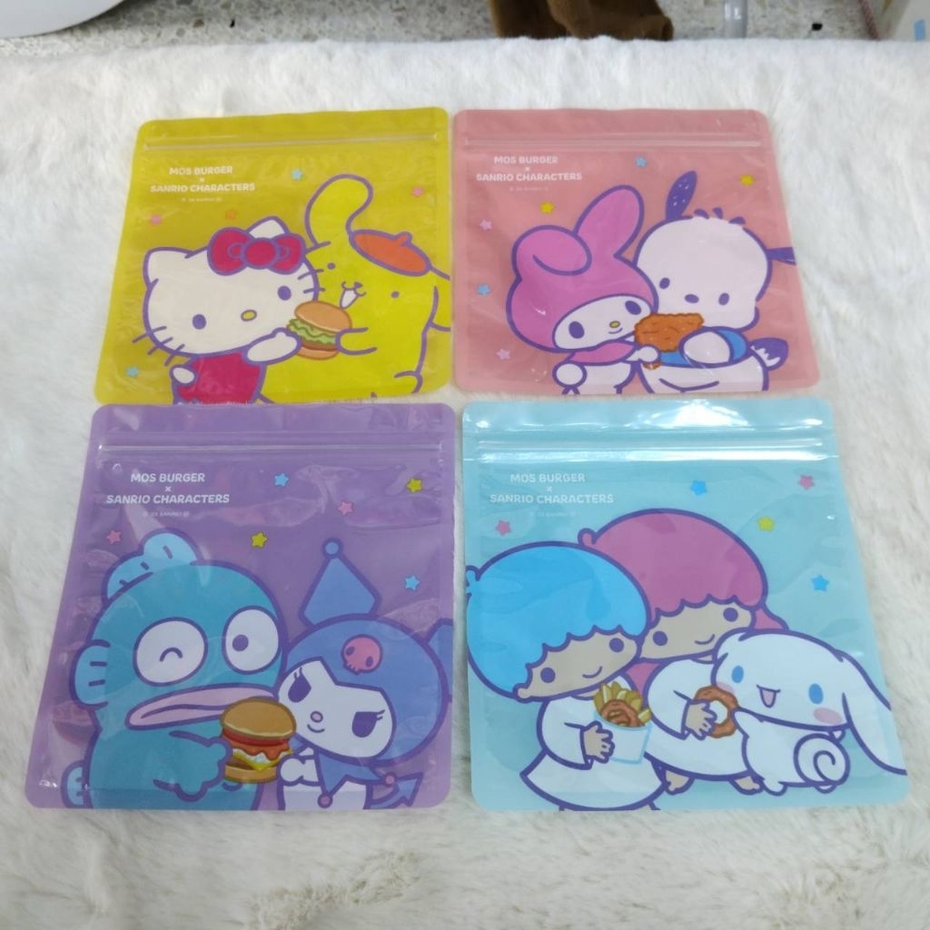 ซองใส ลาย MOS BURGER × SANRIO CHARACTERS มีทั้งหมด 4 สี