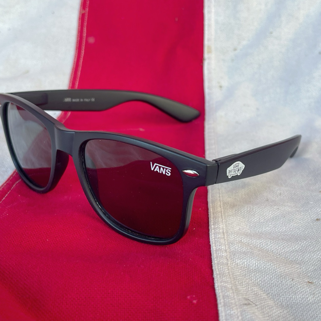 แว่น van⚡️ นำเข้า Japan 🇯🇵 เลนส์กระจกแท้ กันแสง uv 400 Elsby Shades Matte Black and blue Sunglasses Unisex