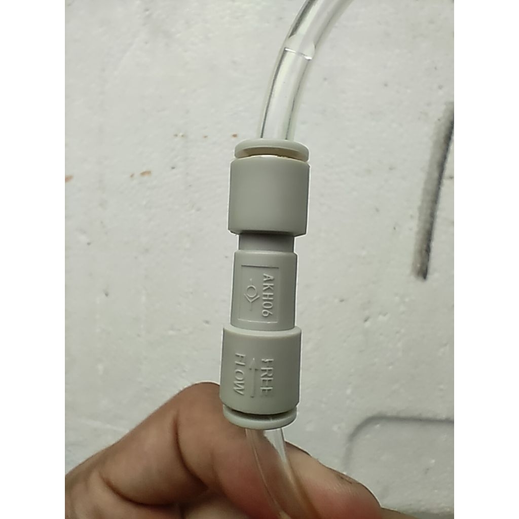 ตัวกันย้อน Co2 (คาร์บอน) แบบ Quick Release (สวมเร็ว) สำหรับสายยางแบบแข็งเท่านั้น