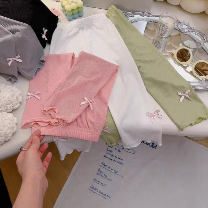 Babyonline(Y445)I3 (ส่งด่วน1วัน)กางเกงเลคกิ้งขายาวสำหรับเด็กผู้หญิงแต่งโบว์น่ารัก ผ้าโพลีเอสเตอร์ นุ่ม เด้ง ยืดหยุ่น ใส่