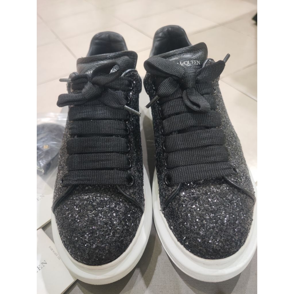 ส่งต่อรองเท้าผ้าใบกลิตเตอร์Alexander Mqueenของแท้💯 ไซส์38
