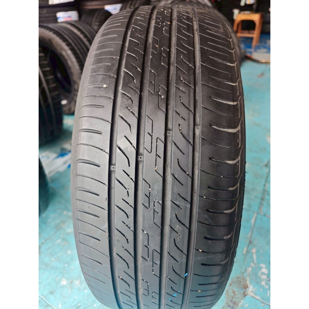 ยางเปอร์เซ็นต์ Giti 225V1  ขนาด 215 /50 R18  ยางปี 22 ราคา  540 บาท