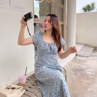 Chic No.9 : Anne's Dress เดรสสีฟ้า ชุดออกงาน ลายดอกไม้