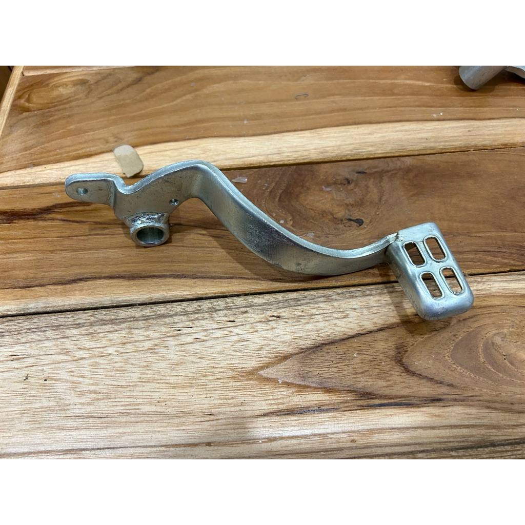 ขาเบรค  Yamaha ZR120 แท้