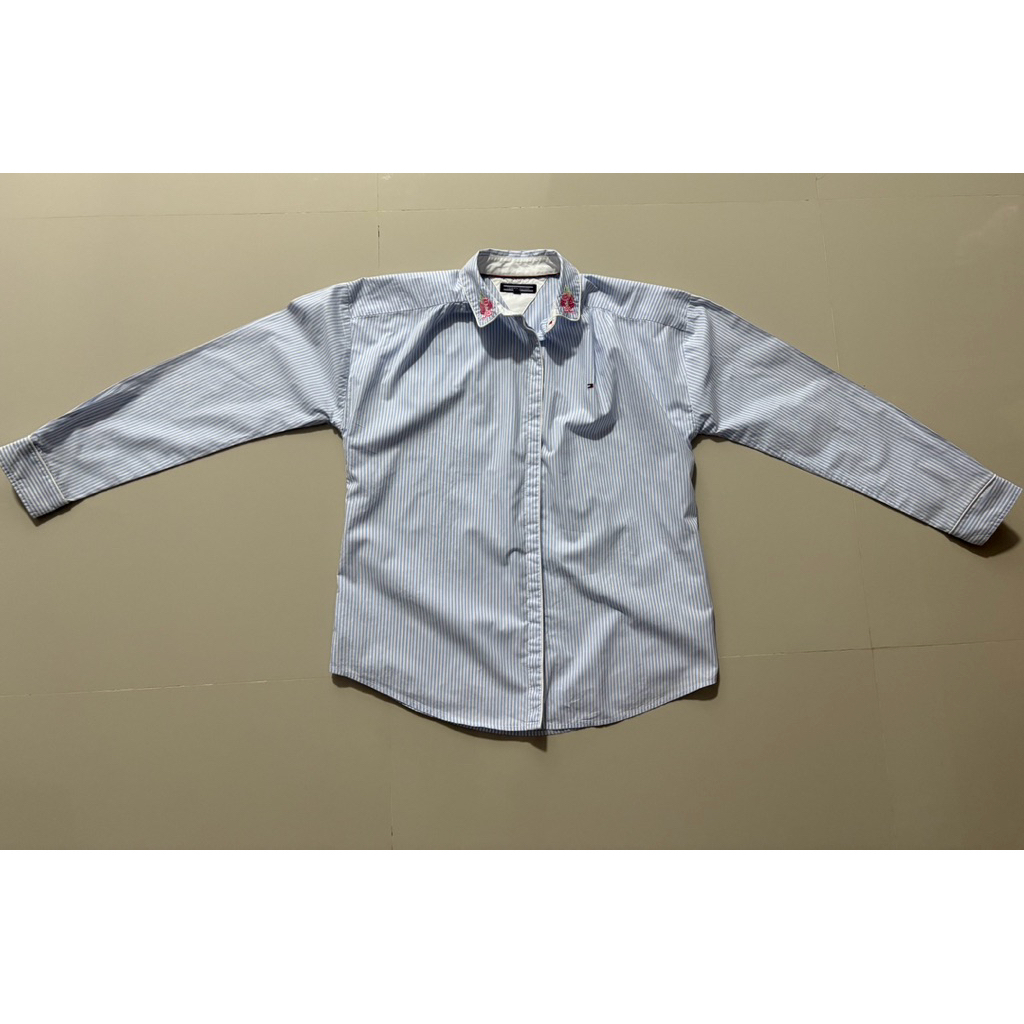 เสื้อเชิ้ตสีฟ้าขาว Tommy hilfiger  แท้ อก37