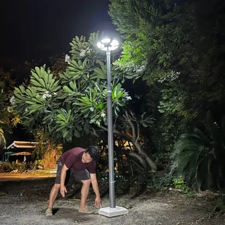 ไฟโซล่าเซลล์ รุ่น UFO พร้อมฐานซีเมนต์ เเละเสาสำเร็จรูป ทรงสวยงาม ติดตั้งง่ายไม่ต้องง้อช่าง
