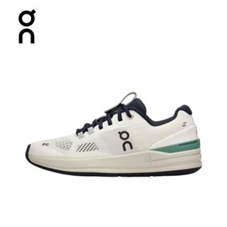 รองเท้าเทนนิสหุ้มข้อต่ำสีขาวและเขียว On Running Roger Pro