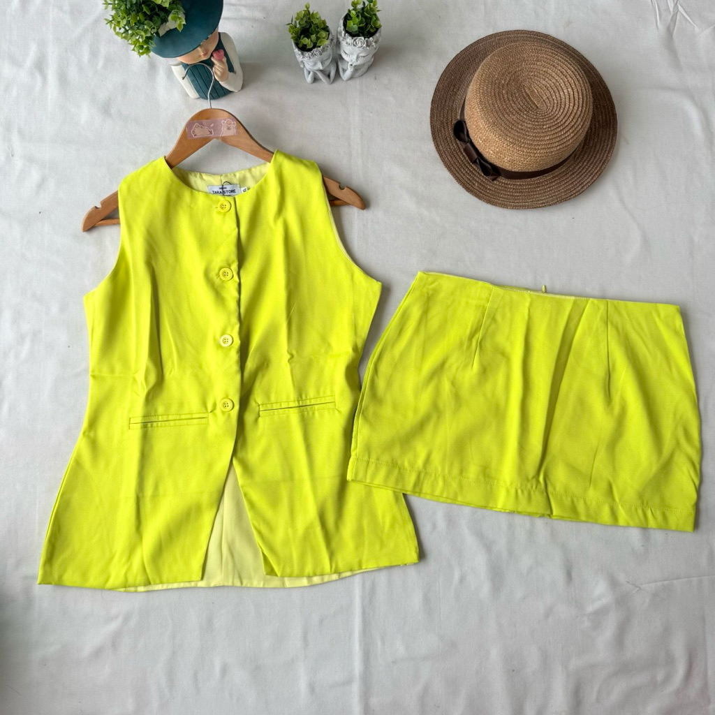 ใหม่ ✨ มือหนึ่ง ✨ งานป้าย Tara store ชุดเซต สีเขียวมะนาว สวยแซ่บ