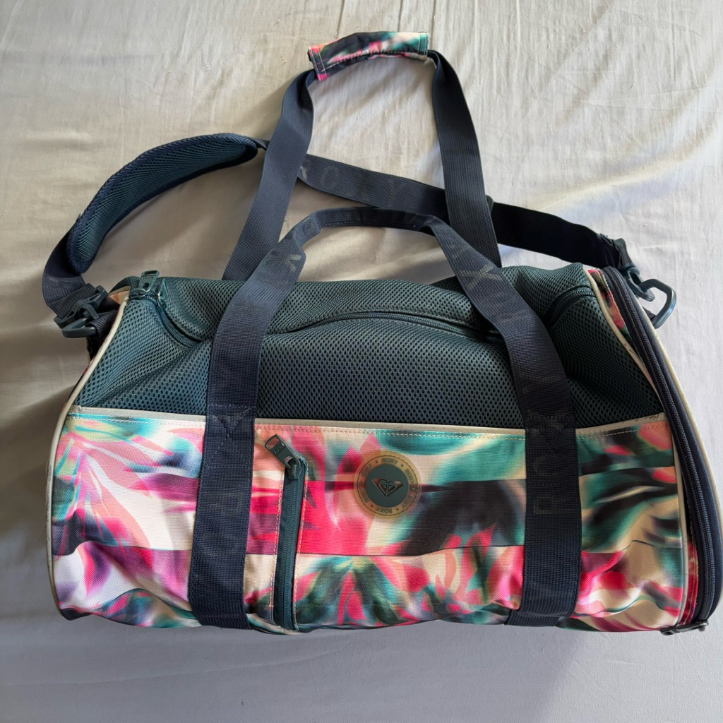 Roxy แท้ กระเป๋าจุเยอะ