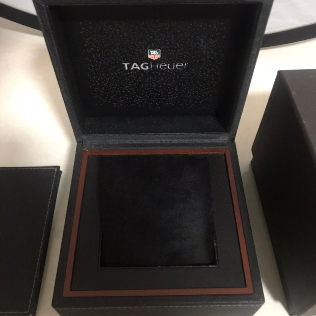 กล่องนาฬิกา TAG HEUER แท้มือสอง สภาพตามรูป มีคู่มือ