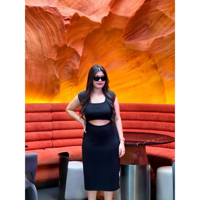 Chubby all black dress number1