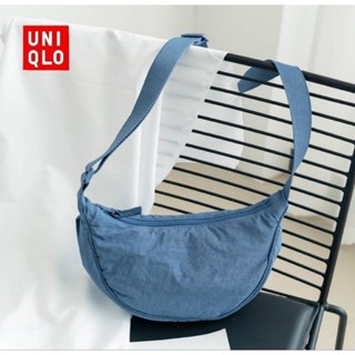 UNIQLO กระเป๋าสะพายข้างมินิเท่ๆงานป้ายห้อยพร้อมถุงโลโก้แบรนด…