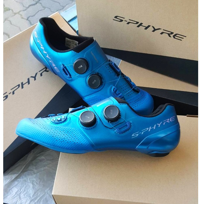 รองเท้าปั่นจักรยาน Shimano RC902  Wide
