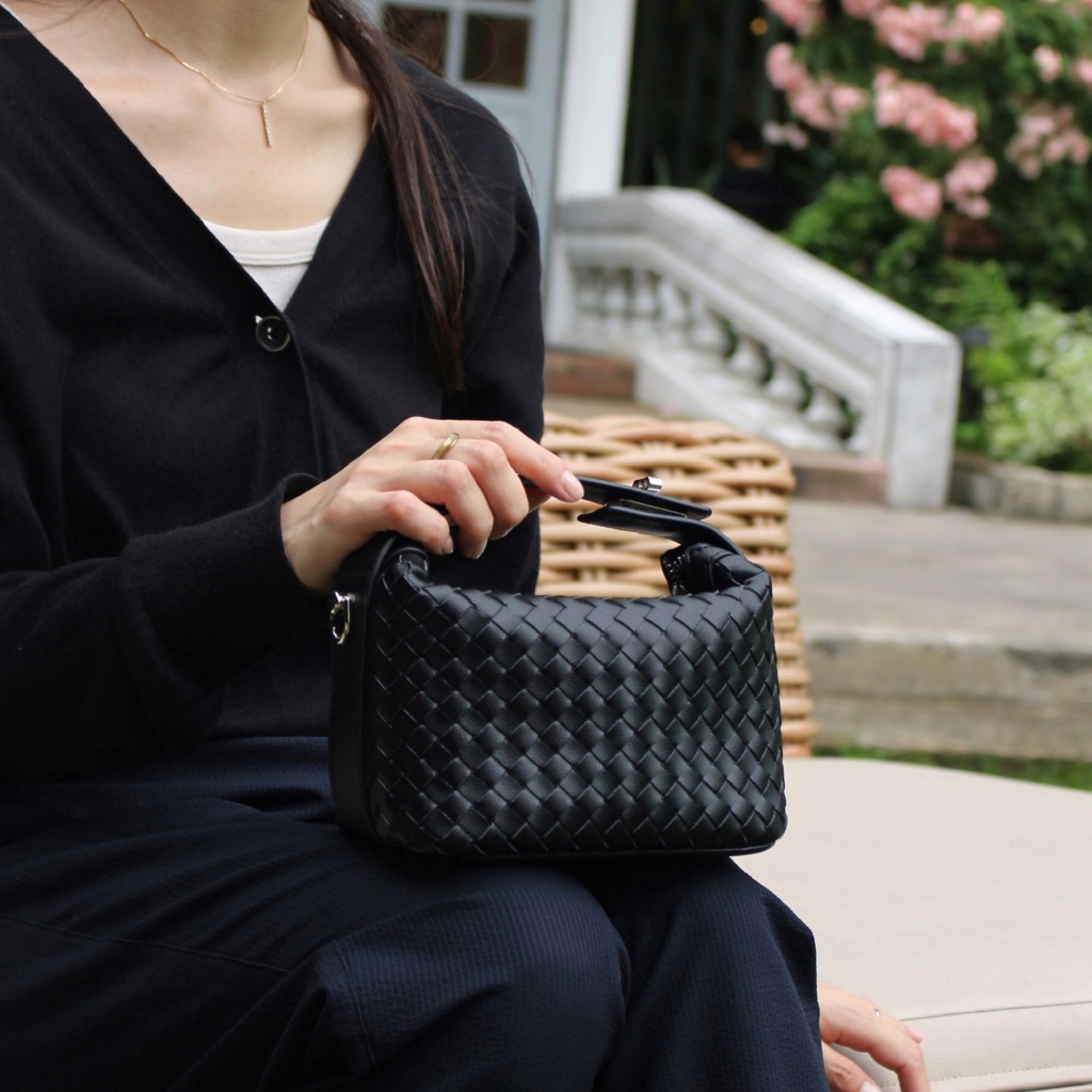 SHOKUPAN | กระเป๋าหนังวัวแท้ Woven Leather | The Curà Club