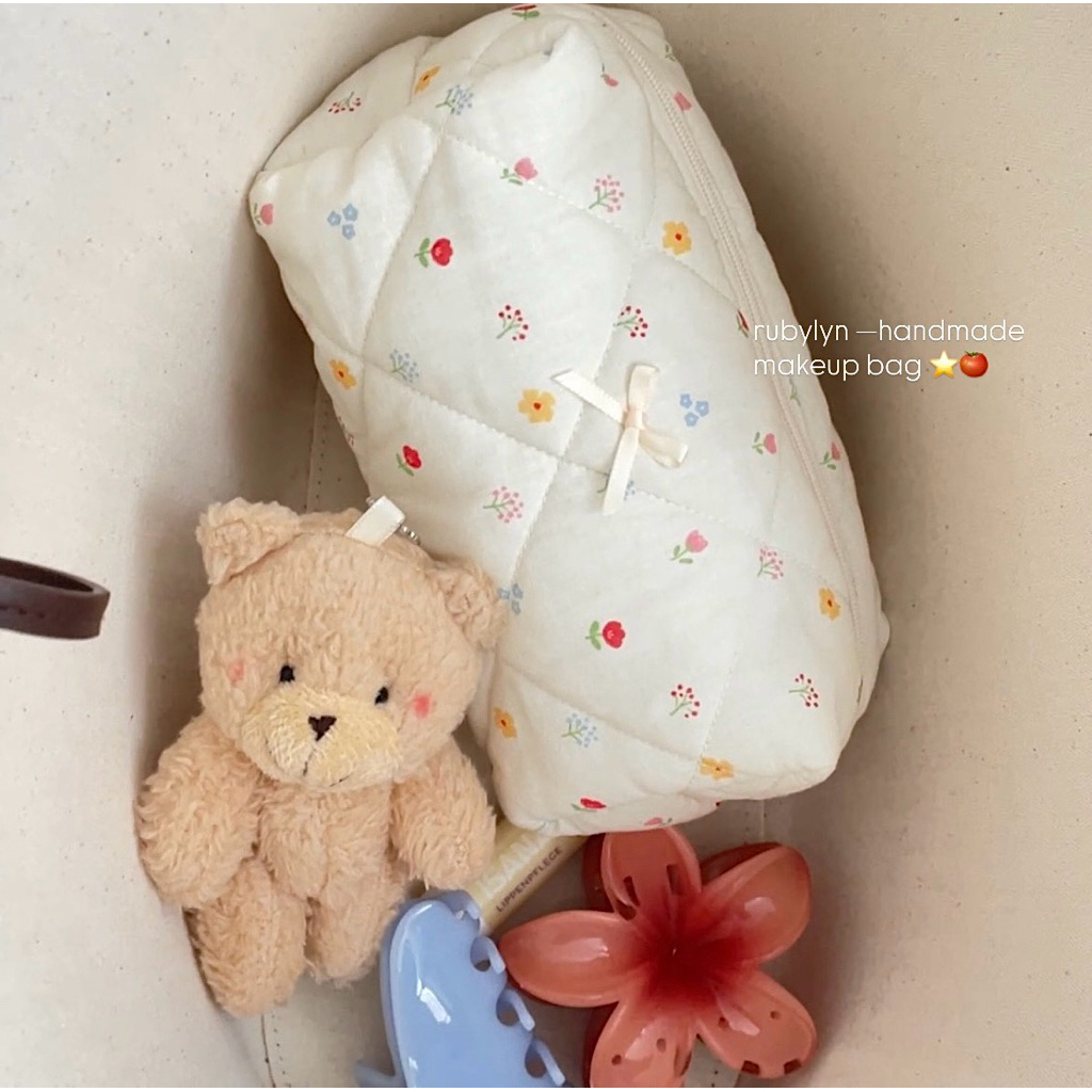 rubylyn⭐️handmade makeup bag summer bloom🐇🧺bunny in garden กระเป๋าเครื่องสำอาง กระเป๋าอเนกประสงค์