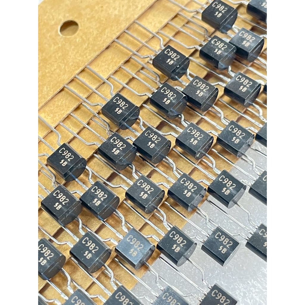 (แพ็ค5ตัว) 2SC982 2SC982TM Silicon Transistor NPN TO-92 0.3A 40V ทรานซิสเตอร์ 2sc982 2sc982tm 2SC 98