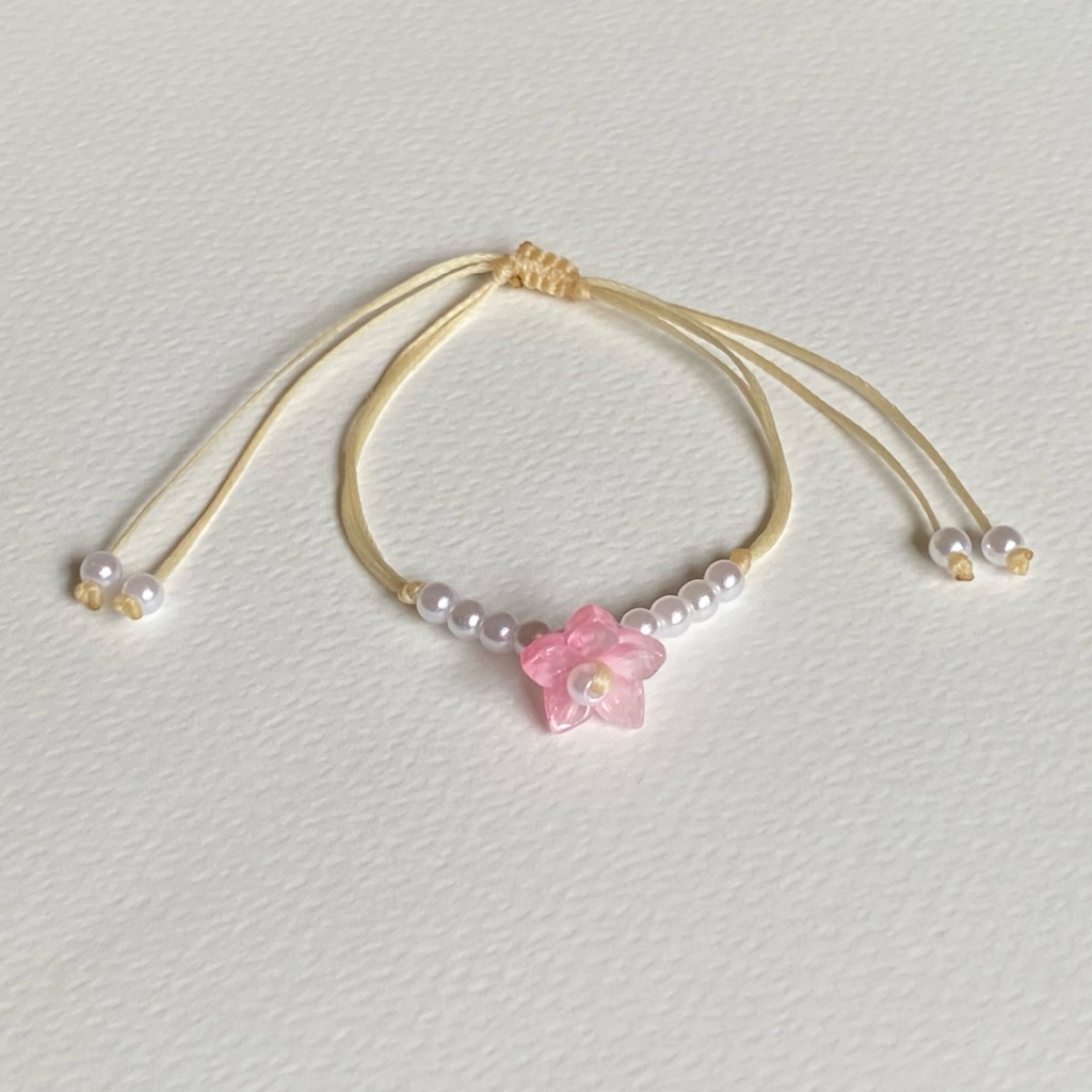 coocoabutter - กำไลเชือกเทียน bracelet ลูกปัดดอกไม้ มุก กำไลมินิมอล