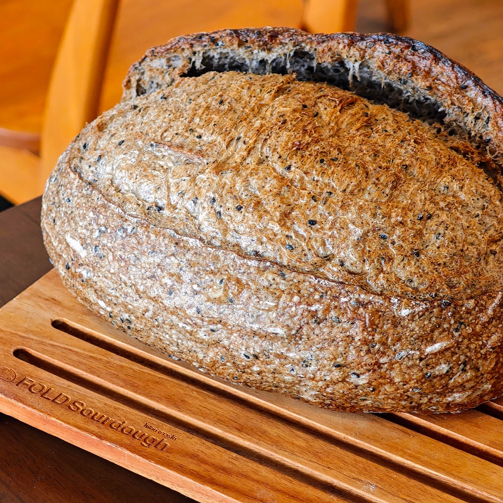 Black Sesame Sourdough - ขนมปังซาวร์โดงาดำ