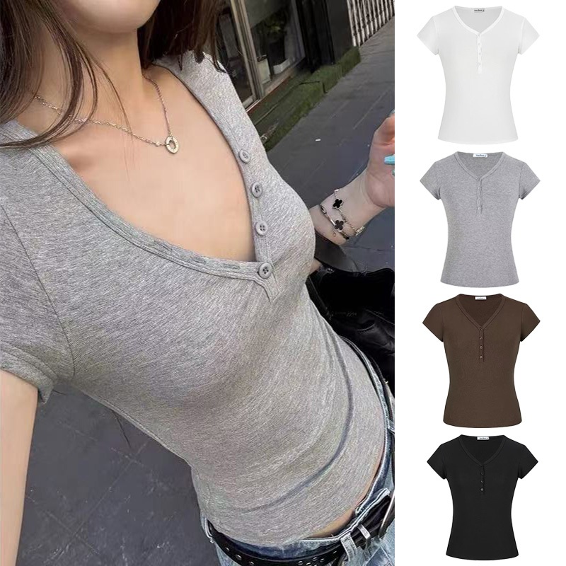 เสื้อยืดแขนสั้นผู้หญิง คอวี แต่งกะรดุมใช้งานได้จริง เซ็กซี่ เสื้อทรงสลิมฟิต ผ้าเรย่อนยืดเยอะมาก สาวอวบใส่ได้ #F045