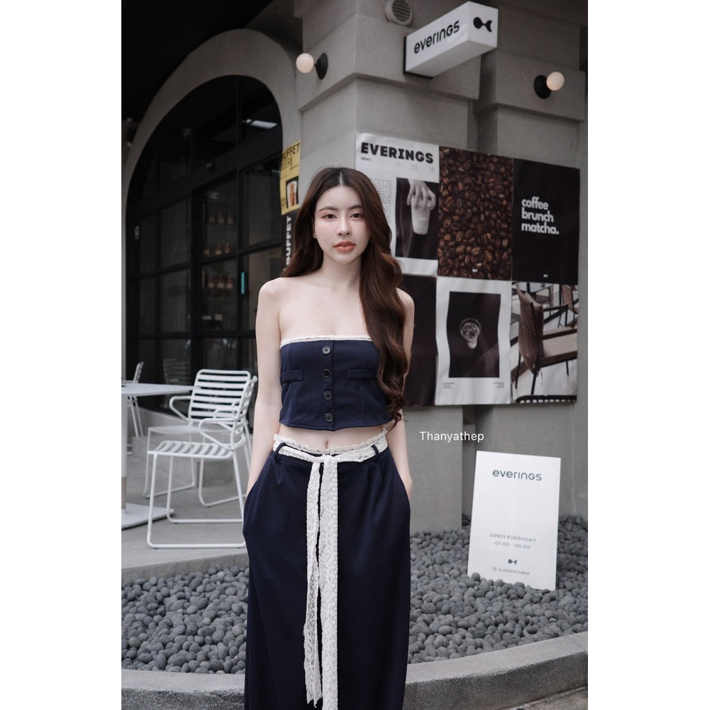 เซท3ชิ้น เซทนี้จึ้งๆเลยแม่ เสื้อเกาะอกสม้อคหลัง ดีเทลเป๊ะปัง มาพร้อมกกางเกงขายาวแบบใหม่ของทางร้าน แต่งระบายขอบเอว