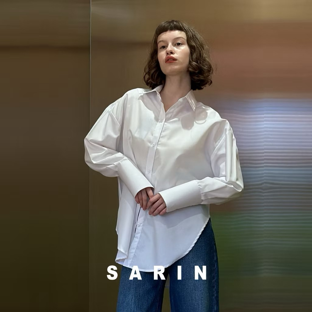 เสื้อเชิ้ตจากแบรนด์ Sarin HERR shirt สีขาว ของใหม่