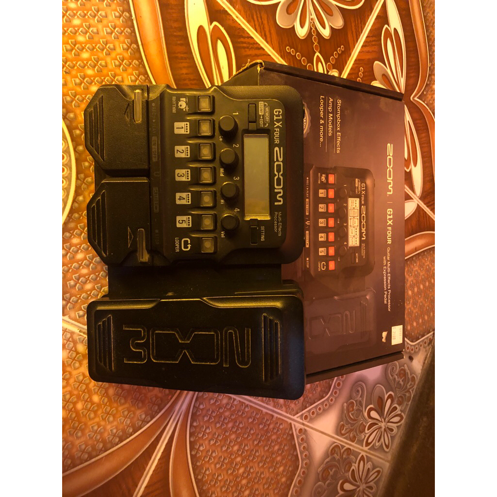 เอฟเเฟคกีต้าร์ zoom g1 x4 ใช้งานปกติ(มือสอง)