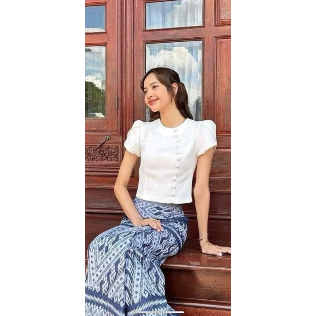 เสื้อไหมหม่อนทรงลิซ่าอัดผ้ากาวทั้งตัวงานสวยเย็บละเอียดมากค่ะสวยมากค่ะ