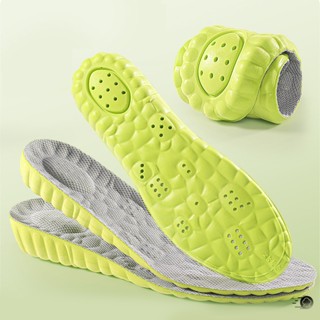 Kicks   เทคนิคใหม่ พื้นรองเท้าเพิ่มสูง ที่มีคุณสมบัติลดสั่นส…