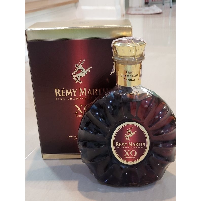 บรั่นดี Remy Martin XO ขนาด 700ml  ของแท้ 100% นำเข้าถูกต้องมีแสตมป์