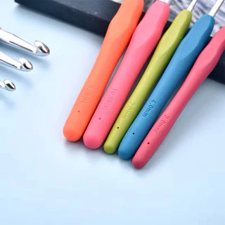 โครเชต์ตะขอเข็มถักงานฝีมือ 1 ชิ้น ขนาด 2.0MM - 10.0MM มม