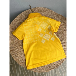 เสื้อโปโล เด็ก และผู้ใหญ่ สีเหลืองพิมลายพร้อมโลโก้