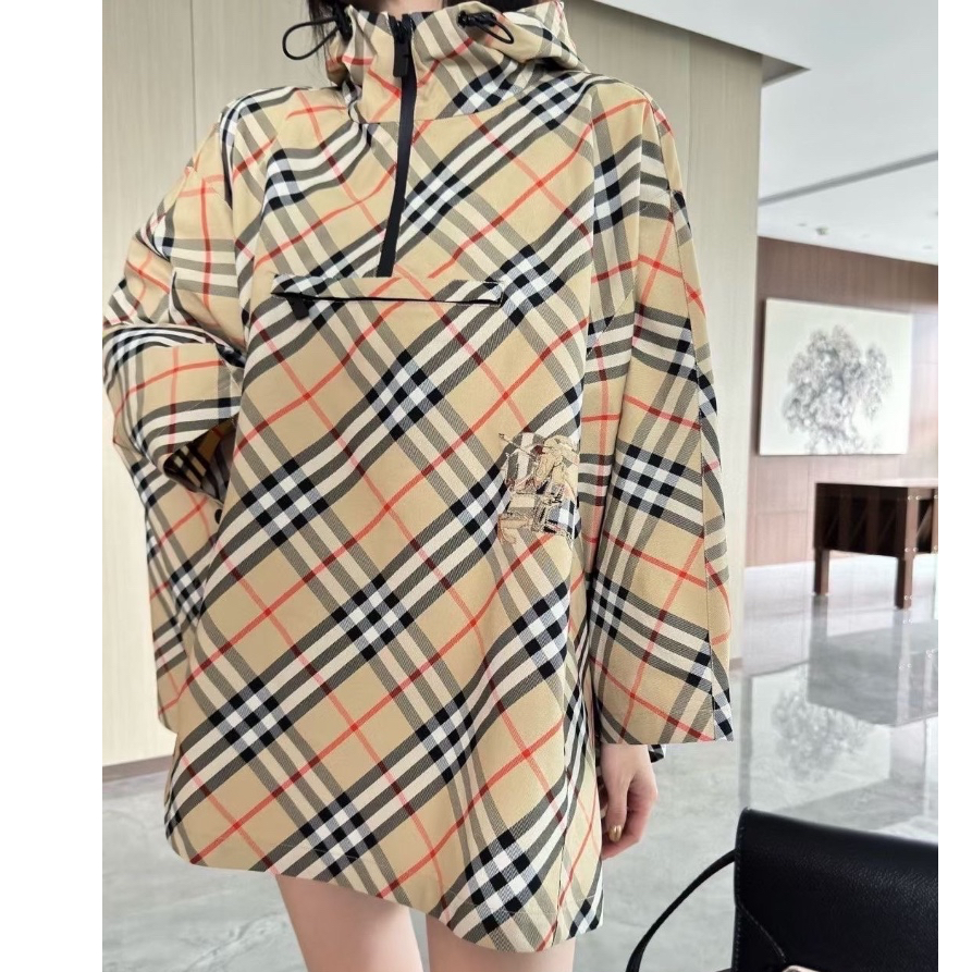 BURBERRY CHECK CLASSIC HOODED COAT เสื้อโค้ช เสื้อโค้ท แต่งฮู้ด เบอเบอรี่