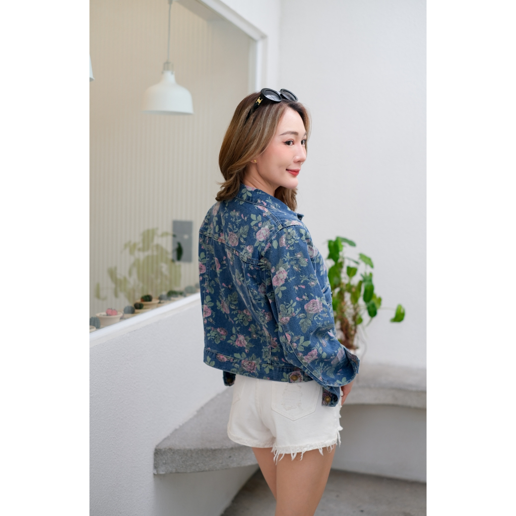 pinkแจ็คเก็ตยีนส์แขนยาวลายดอก กระเป๋าคาร์โก้ รุ่น8822 - รูปที่ 3