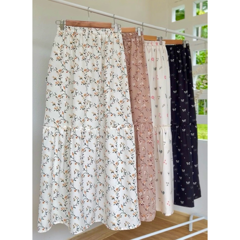 S004 กระโปรงยาว ต่อระบาย /กระโปรงมีกระเป๋า 1 ข้าง