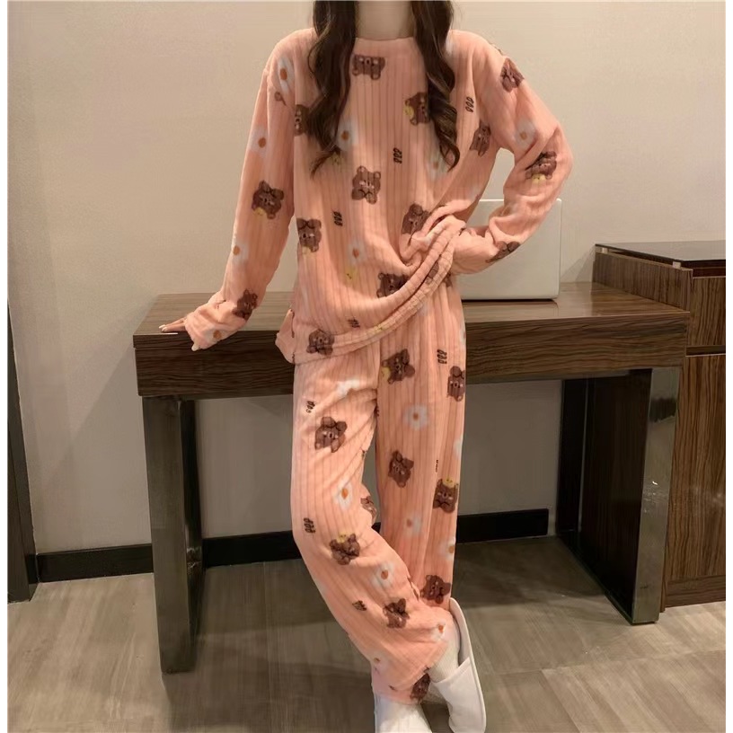 ชุดนอนนาโนลายหมีน่ารักมากกกอบอุ่นและหนานุ่มสบายสุดๆ ผู้หญิง Clothing