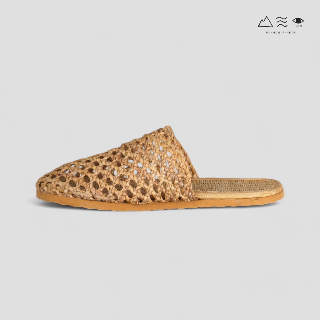รองเท้าสานกกหุ้มปลายเท้า Woven Sandals