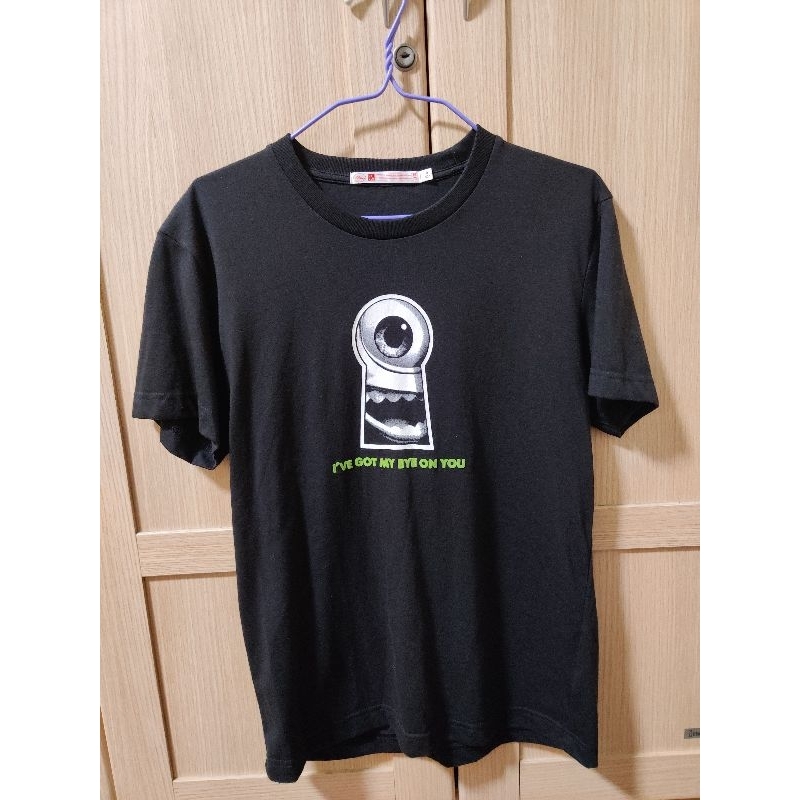 เสื้อยืด Uniqlo UT Monsters,inc. Size (S) มือสอง