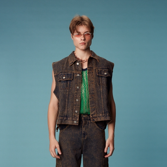 (leisuer projects) acid wash denim jacket bib เสื้อเเจคเกตผ้ายีนส์ acid wash ดีเทลเปิดด้านข้างพร้อมสายผูกที่ข้างเอว