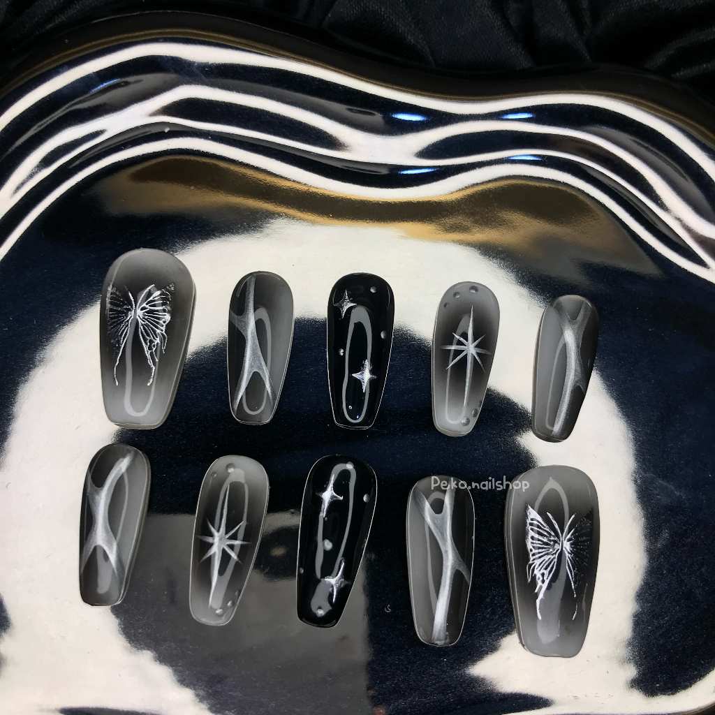 bytter fly black press on nails
