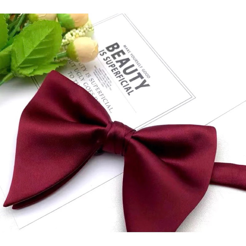 [อยากหล่อพร้อมส่ง]หูกระต่ายทรงเกาหลี/โบว์พรีเมี่ยม สีแดง สำหรับสูททักซิโด ทรงสวย ใส่แล้วดูหรู อย่างหล่อ