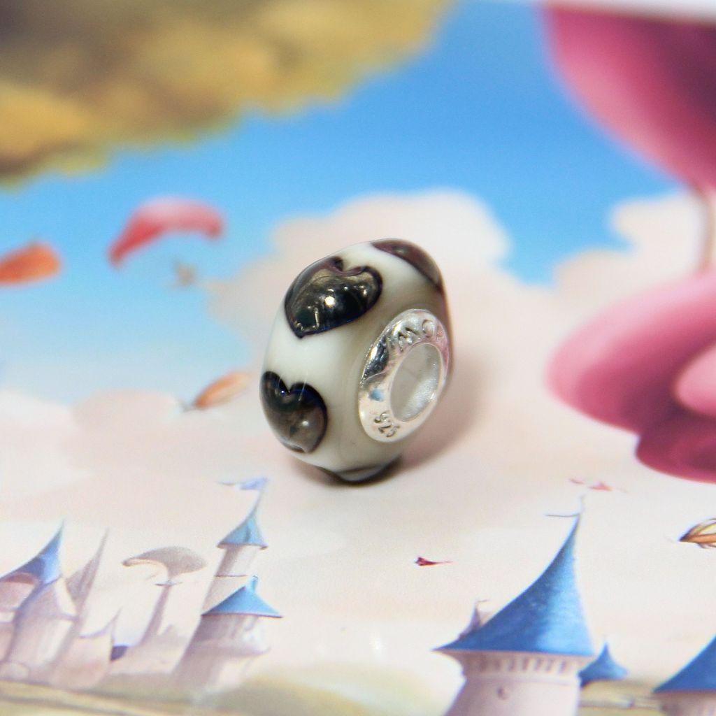 Wonderland Glass Bead - Black Heart บีทเเก้ว เเกนเงิน