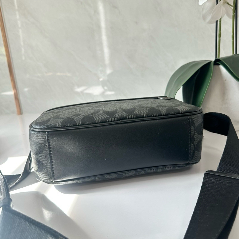 กระเป๋าสะพายข้างผู้ชาย - รูปที่ 4