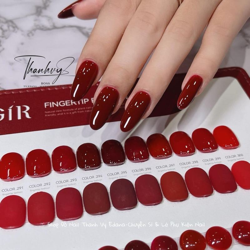 กำลังเข้าแล้วค่ะ สีแดง12สีพร้อมชาร์ทสีค่ะ สวยมากเลยค่ะ