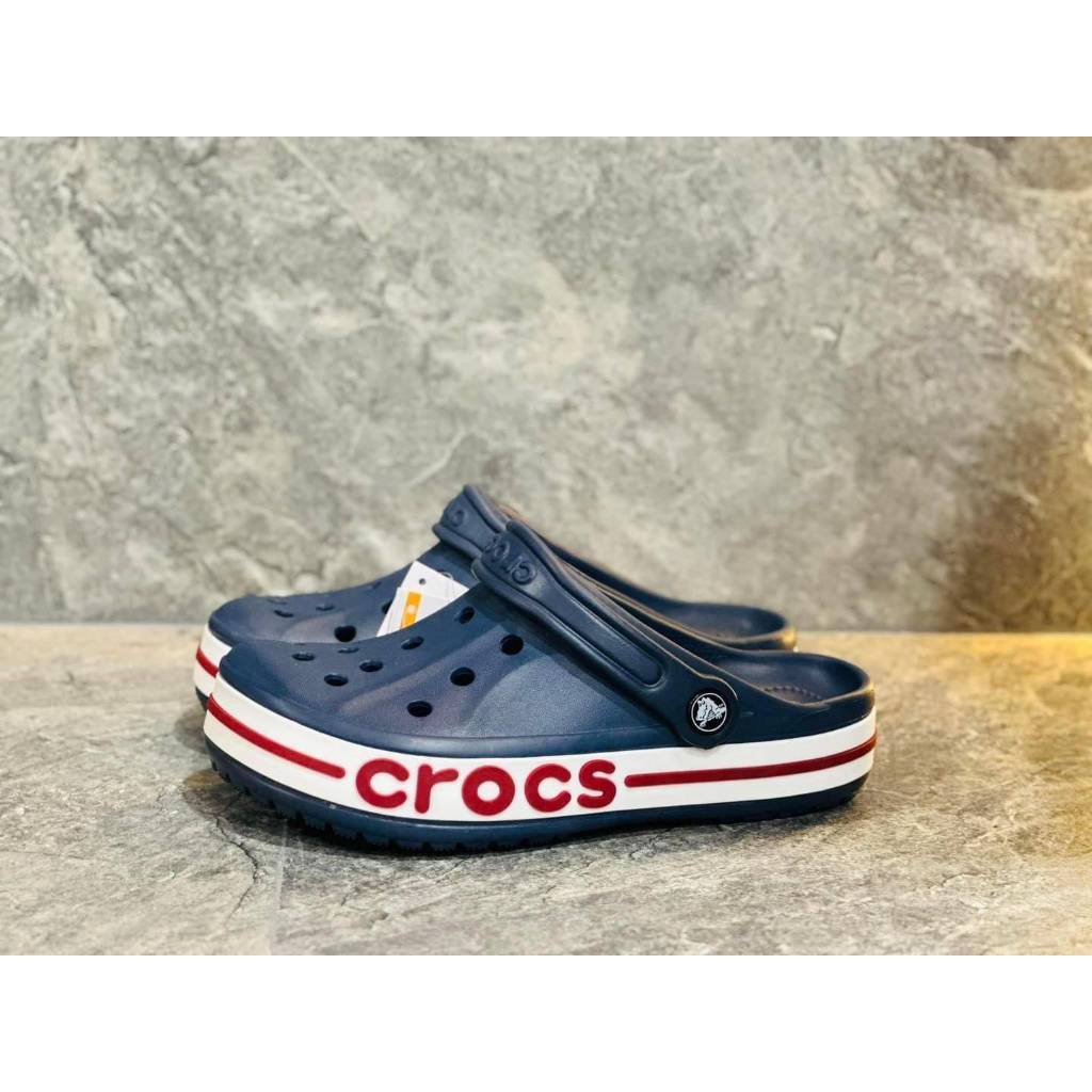 Crocs LiteRide Clog รองเท้าคร็อคส์รุ่นฮิตได้ทั้งชายหญิงรองเท้าแตะ Crocs ผลิตจากยางอย่างดีนิ่มเบาไม่ลื่นใส่สะอาดเท้า