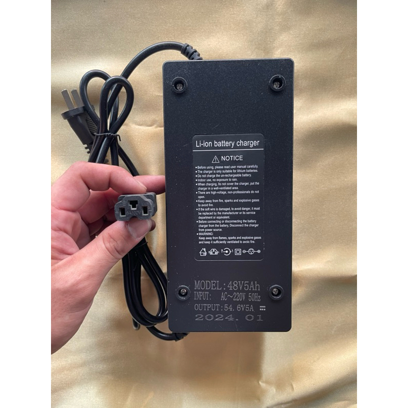 ที่ชาร์ตแบตลิเธียม 48v 60v 72v มีไฟแจ้งเตือนขณะแบตเต็ม