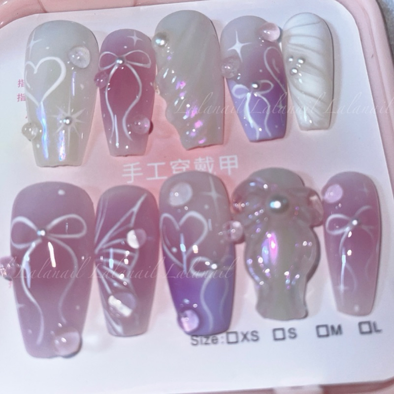 เล็บปลอมมีให้เลือก3โทนสี แจ้งสีในหมายเหตุ *จัดทำ1-3วัน*