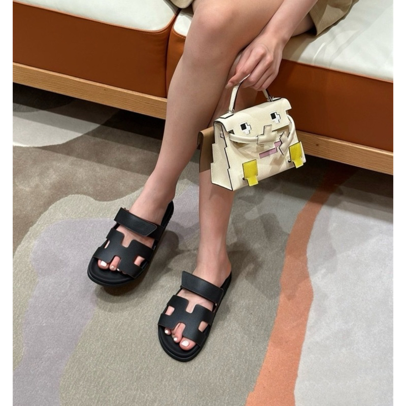 รุ่นขายดี🔥รองเท้าแตะ H แบบสวม ที่ต้องมี ใส่แล้วสวยมาก ตรงปก💯(size36-40)แถมกล่อง