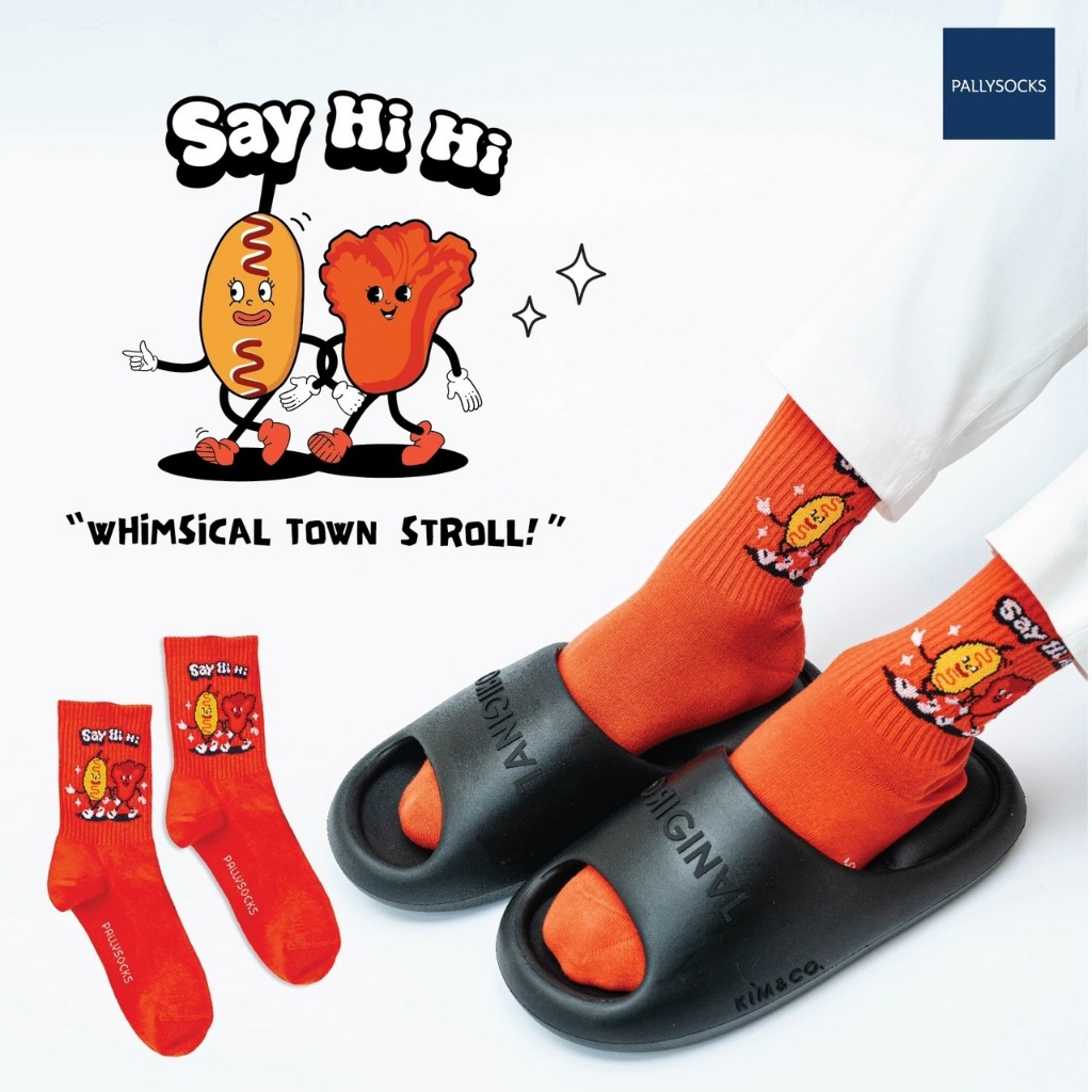 PALLY ถุงเท้าแฟชั่นข้อกลาง Collab Collection - Whimsical Town Stroll ลายไข่ม้วนและกิมจิ จำนวน 1 คู่