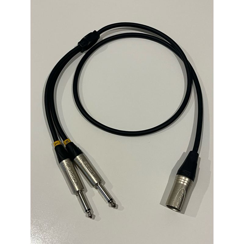 สายy xlrผู้1-ts L/R วายแบบstereo   เสียบช่องแจ๊คคอมโบ้มิกเซอร์ ช่องsterreoเท่านั้น สเตอริโอของDynacomหัวของLidge